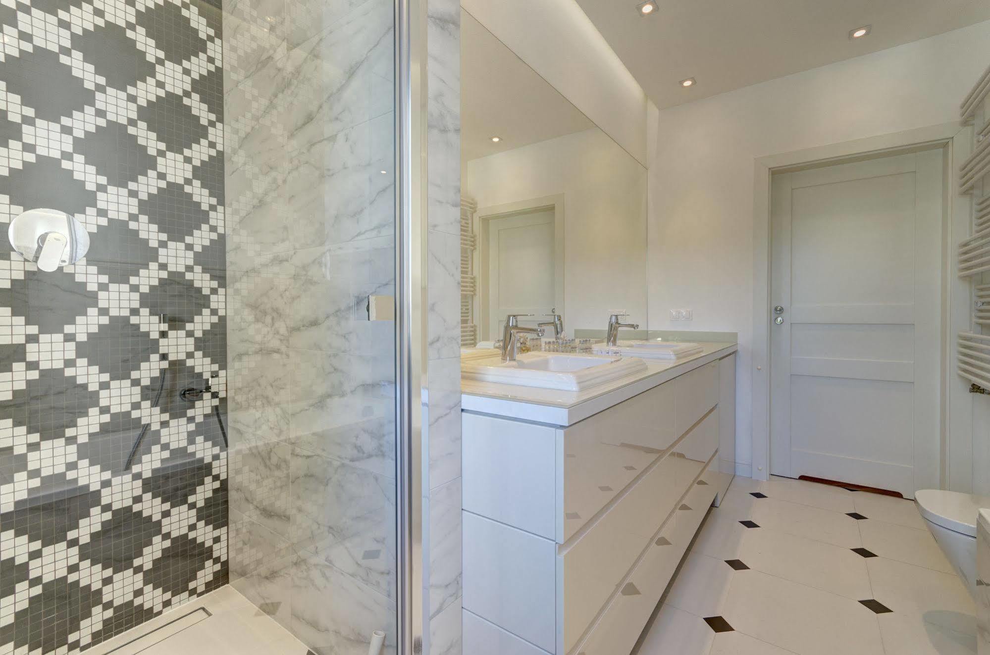 Swanky And Modern Marina Residence Sopot Bagian luar foto