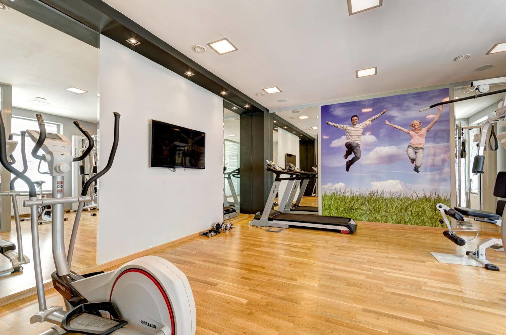 Swanky And Modern Marina Residence Sopot Bagian luar foto