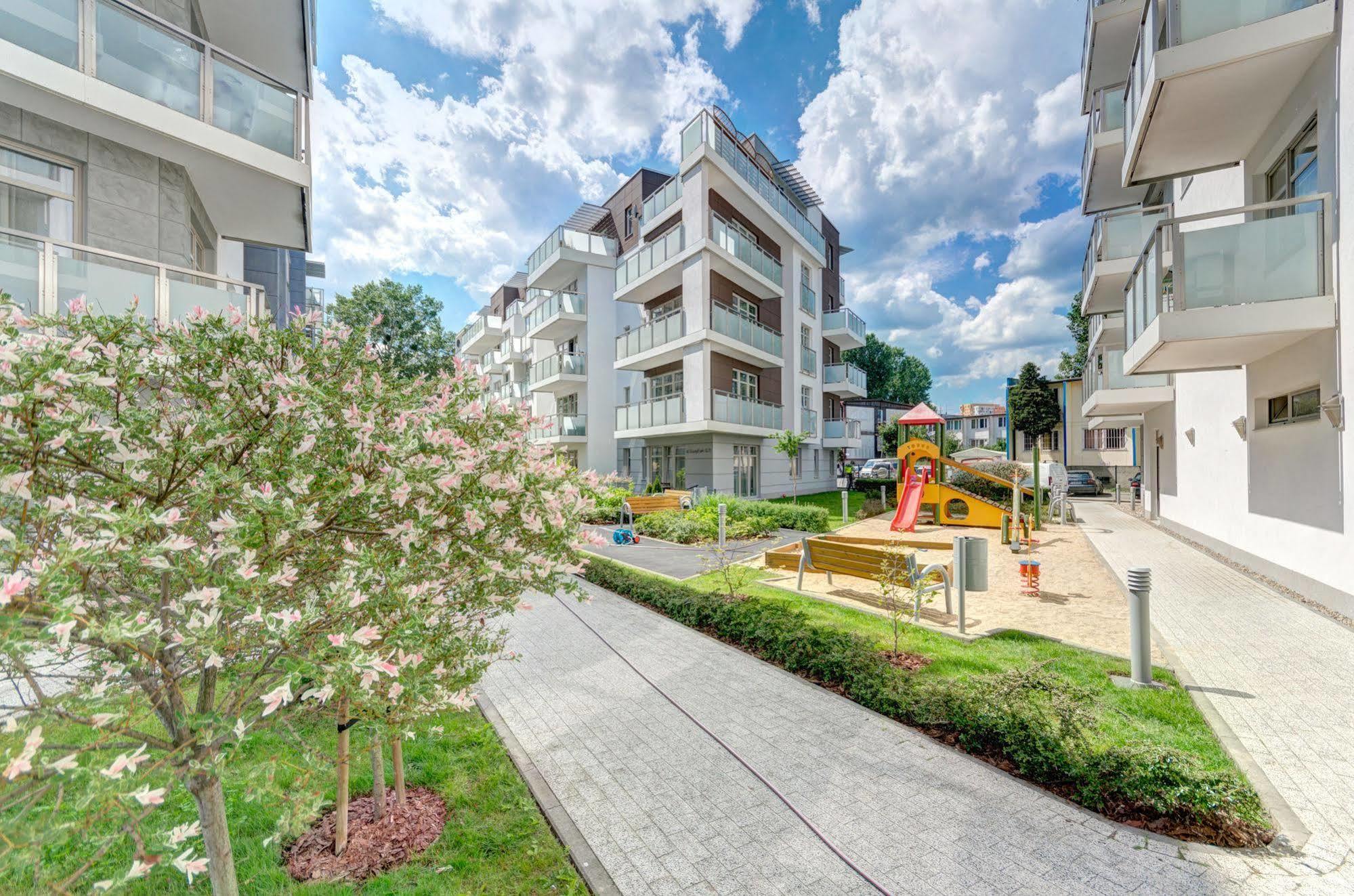 Swanky And Modern Marina Residence Sopot Bagian luar foto